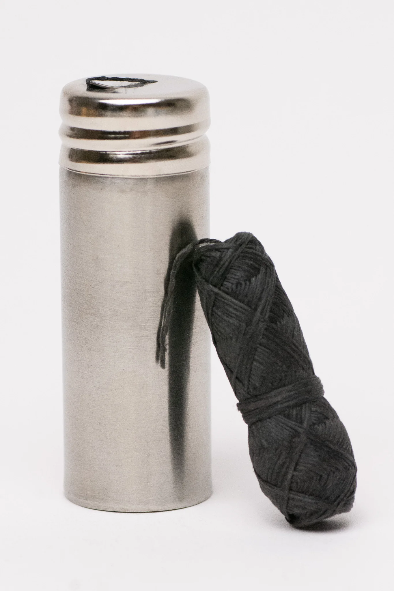 Charcoal Floss - Stainless Steel Holder - No Tox Life® - Image 3
