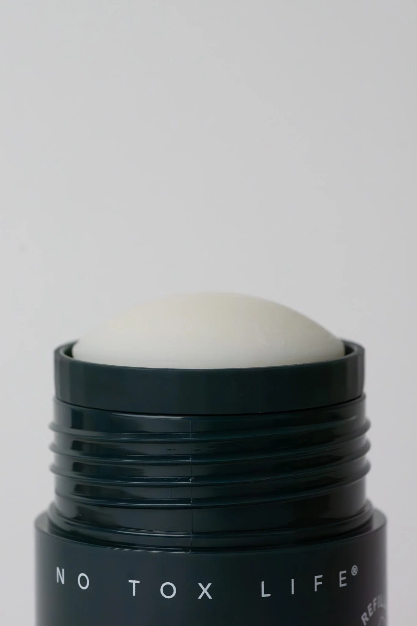SOLIDSILK® Refillable Deodorant (Earl Grey) - Extra Strength - No Tox Life® - Image 5